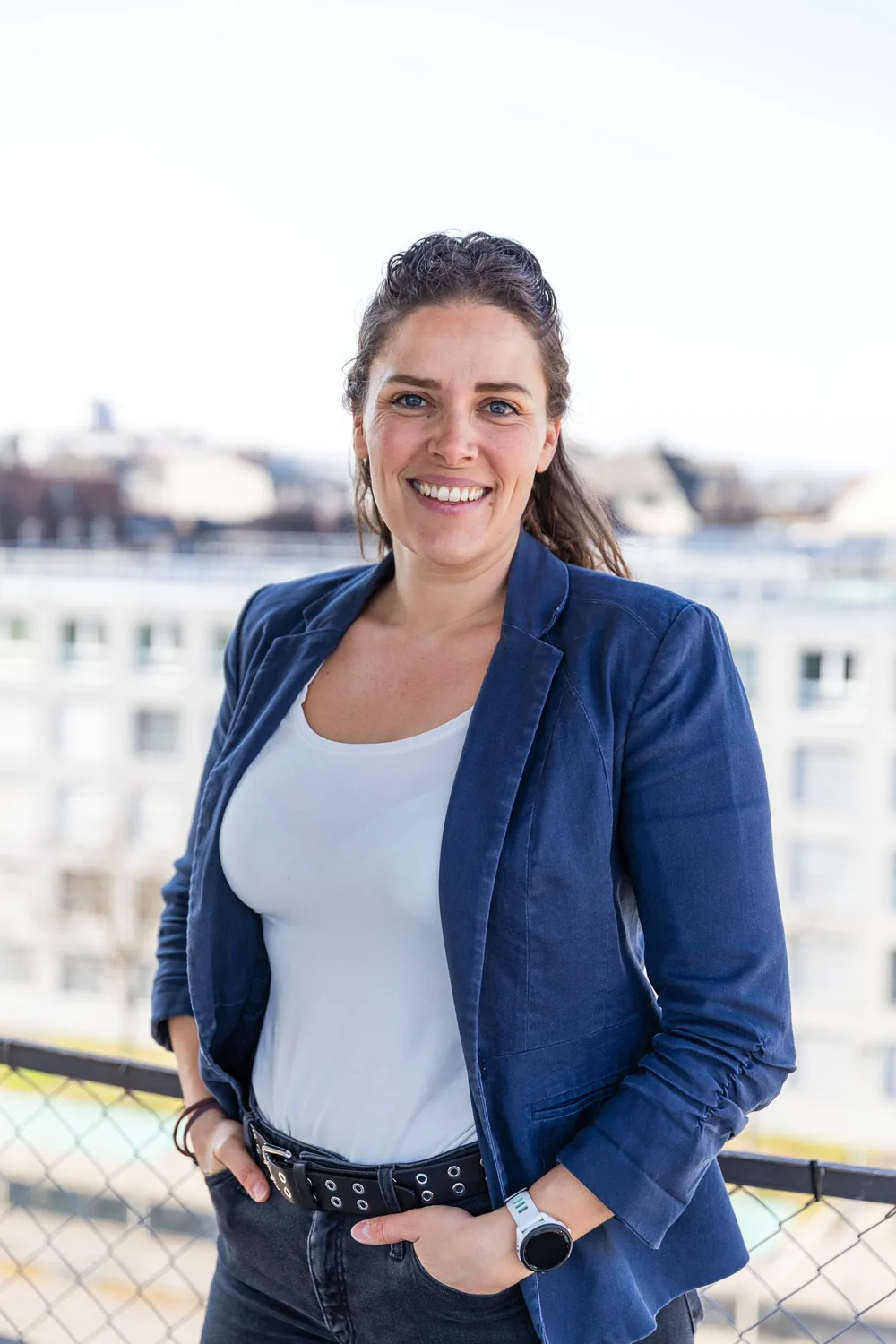 Portrait d'Emilie Grand, ambulancière diplômée ES et fondatrice de Coeur Sûr